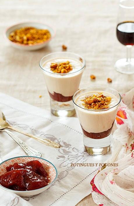 Vasitos de yogur de foie con mermelada de frutos rojos