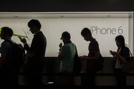 HONG KONG-US-APPLE-TECHNOLOGY-SMARTPHONES-RETAIL