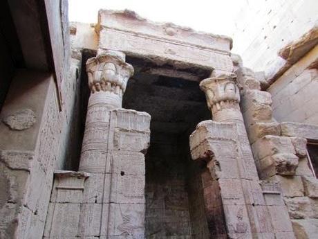 Templo del dios Horus en Edfú, Egipto. Galería de fotos