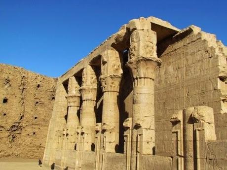 Templo del dios Horus en Edfú, Egipto. Galería de fotos