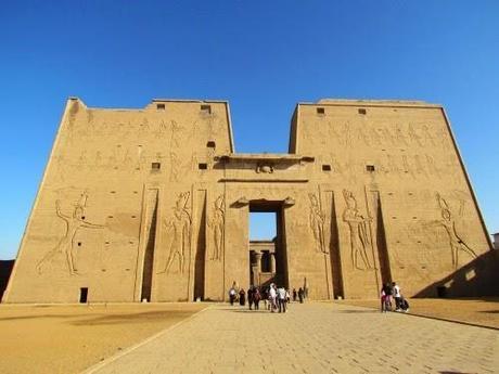 Templo del dios Horus en Edfú, Egipto. Galería de fotos