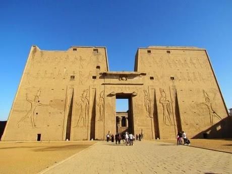 Templo del dios Horus en Edfú, Egipto. Galería de fotos