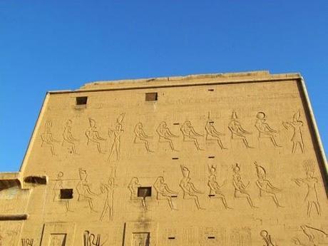 Templo del dios Horus en Edfú, Egipto. Galería de fotos