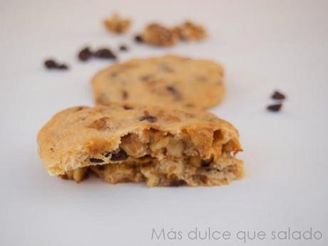 Galletas con gotas de chocolate y nueces caramelizadas