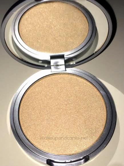 Tengo un Mary- Lou Manizer en mi tocador.