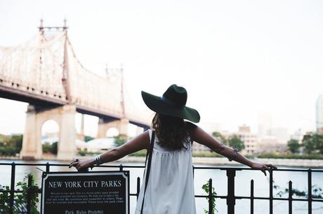 Manhattan-Lack_Of_Color_Hat-Vintage_Dress-NYC-Street_Style-Outfit-20