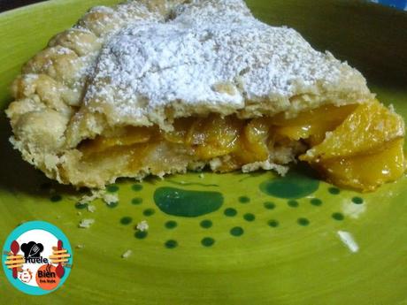 Pastel de melocotones y cacahuetes