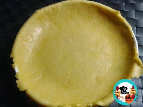 Pastel de melocotones y cacahuetes