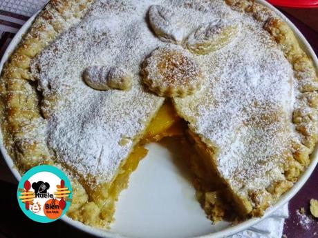 Pastel de melocotones y cacahuetes