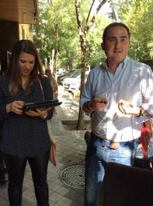 Arantza y Miguel, madrileños tuiteando por Madrid