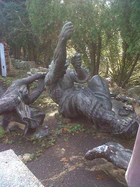 ¿Monumento abandonado? (no es Colón)