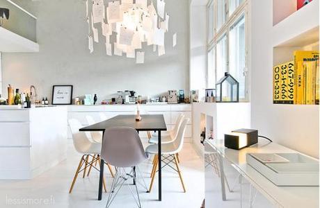 puro estilo nórdico moderno muebles de diseño librerias de obra grandes ventanales decoración en blanco casa de diseño blog decoración nórdica altos techos vigas blancas accesorios de diseño nórdico 