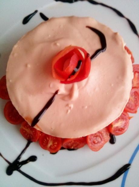 Ensaladilla de Pepitas de Melón y Salsa Rosa