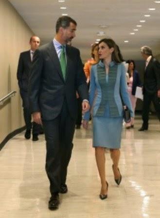 Dña. Letizia en la ONU con un complicado modelo de  Varela. Consigue su chaqueta por 975 euros