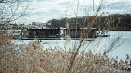 Casa Flotante en Alemania  /  Houseboat in Germany