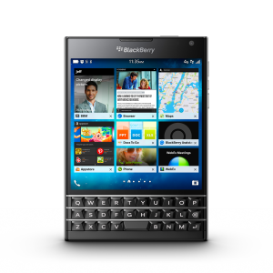 A partir de hoy ya se puede comprar el nuevo smartphone Blackberry Passport, con pantalla cuadrada y teclado Qwerty Passport_Black_Front