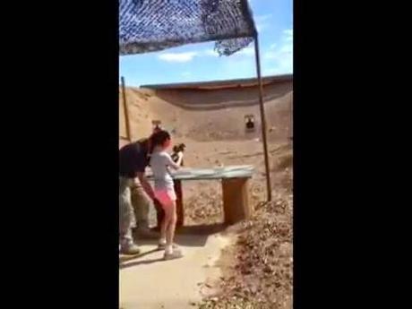 LA ESTUPIDEZ DE LA REALIDAD SUPERA CUALQUIER IMAGINACIÓN Por muy lejos que pueda llegar la ficción jamás alcanzará a la realidad, pues la necedad de las personas traspasa continuamente los límites trazados por memos anteriores. Es imprescindible ser un...