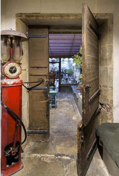 suelos hidráulicos restaurantes vintage españa a coruña estilo vintage retro rústico bares cafes decoración mesas restaurantes decoración exterior terrazas bares decoración exterior restaurantes decoración de cafeterías bares decoración de bares y restaurantes blog decoración y diseño de interiores 