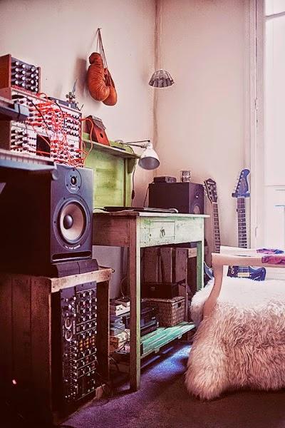 BOHO VINTAGE, FOTOGRAFÍA Y ROCK AND ROLL...ASÍ AMANECEMOS HOY... 