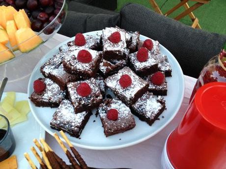 Brownies con Oreo receta fácil y rápida de postre postres rápidos con chocolate postres fáciles con chocolate postres delikatissen postres con chocolate y oreo brownies caseros con oreo brownie americano receta bizcocho humedo de chocolate