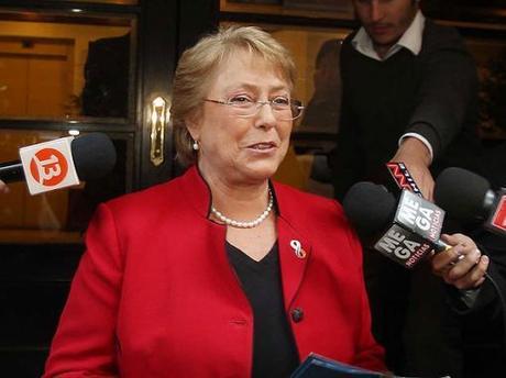 Bachelet promulga Reforma Tributaria para Chile