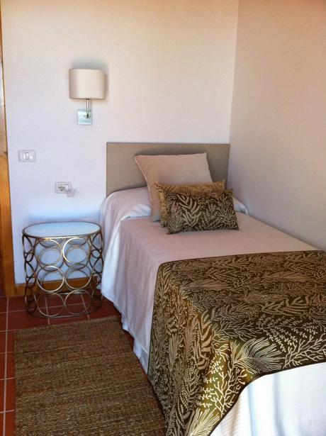 Decoración de habitaciones de una misma villa.