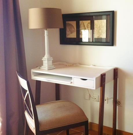 Decoración de habitaciones de una misma villa.