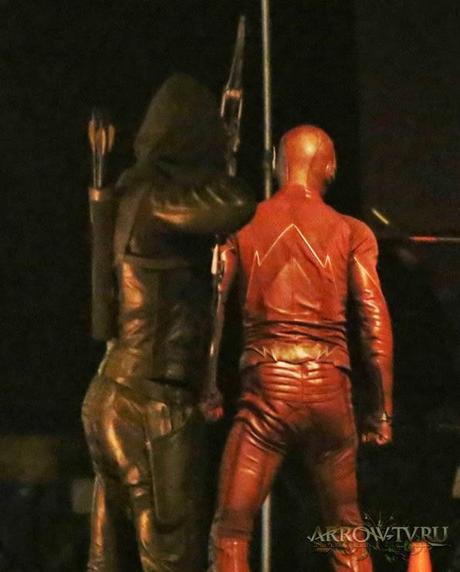 Primeras Imágenes Del Crossover Entre Arrow Y The Flash Primeras Imágenes Del Crossover Entre Arrow Y The Flash