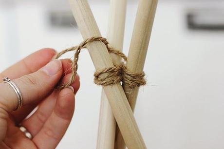 DIY: 3 PERCHEROS LOW COST CON PALOS DE MADERA