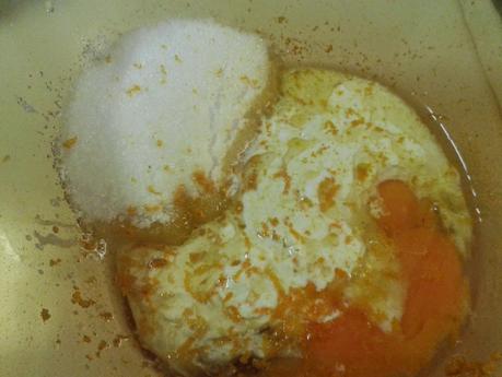 Bizcocho de nata con nueces y glaseado de naranja