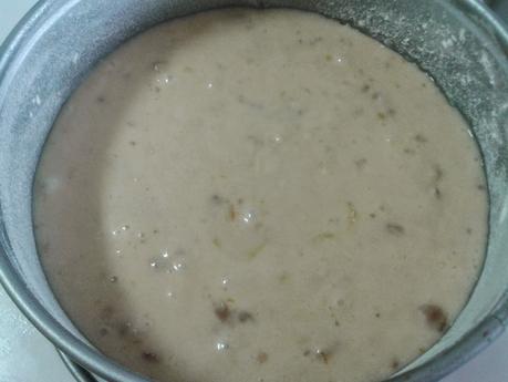 Bizcocho de nata con nueces y glaseado de naranja