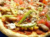 Pizza casera vegana paté tomates secos almendras verduras