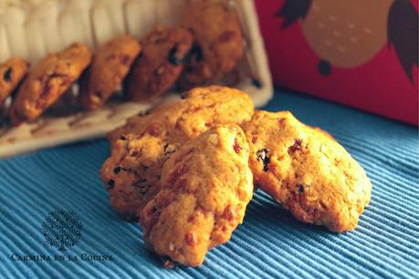 GALLETITAS  CON BACON, QUESO, PASAS Y AVELLANAS