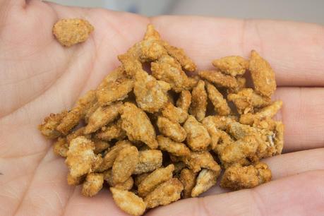 Manzana asada rellena de pipas caramelizadas