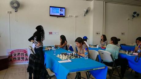 Tras 8 rondas: Lisseth y María abrazadas en la cima del absoluto