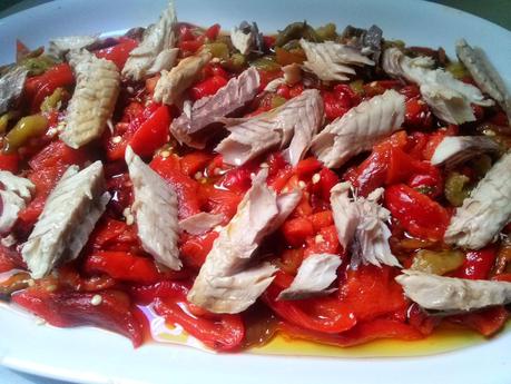 Pimientos Aliñados con Caballa ( Asados en Microondas )