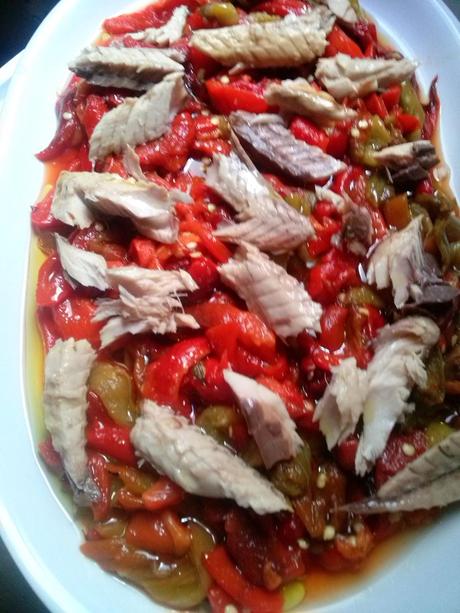Pimientos Aliñados con Caballa ( Asados en Microondas )