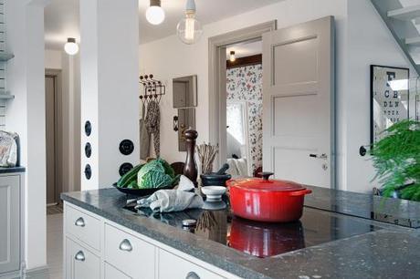 soluciones almacenaje cocina decoración nórdica escandinava decoración nórdica decoración estudio en buhardilla decoración en gris y blanco decoración cocinas modernas gris decoración aticos duplex nordicos blog decoracion interiores 