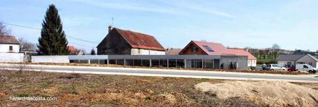 Casa contemporánea alargada en Magny-Saint-Médard Francia