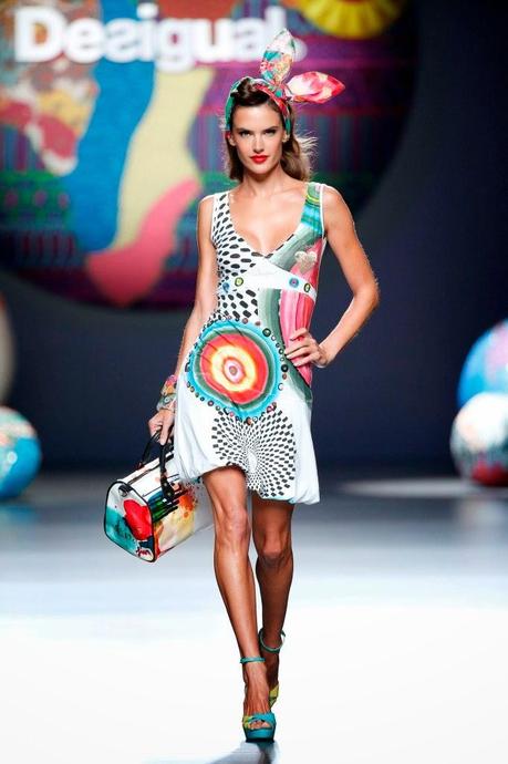 Desigual inauguró la Mercedes-Benz Fashion Week Madrid con una colección inspirada en sus cien años de historia