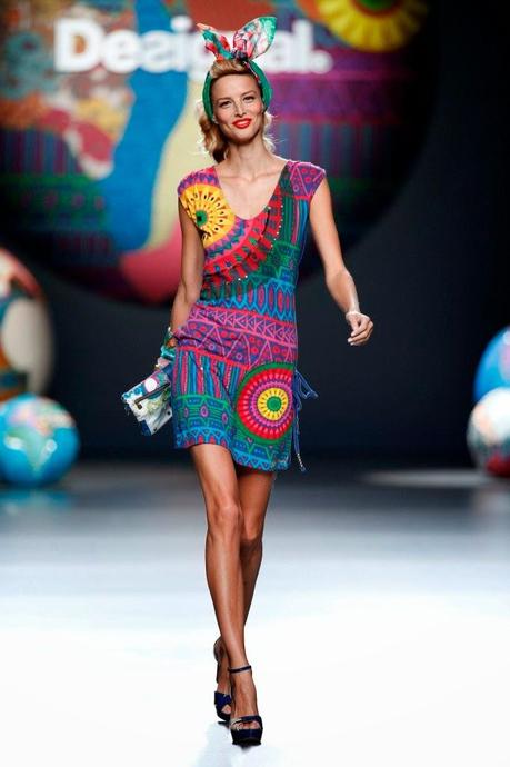 Desigual inauguró la Mercedes-Benz Fashion Week Madrid con una colección inspirada en sus cien años de historia