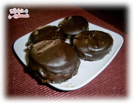 ALFAJORES DE CHOCOLATE RELLENOS DE DULCE DE LECHE