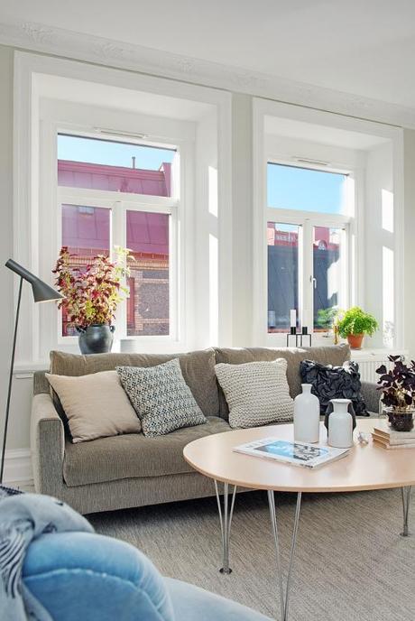 Revestimiento de tela y cristal pisos suecos decoración inspiración ikea estilo nórdico escandinavo decoración salones decoración cocinas cocina encimera madera cocina blanca moderna ikea blog decoració nórdica blanco madera decoración 