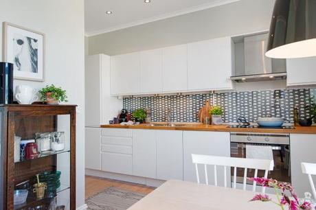 Revestimiento de tela y cristal pisos suecos decoración inspiración ikea estilo nórdico escandinavo decoración salones decoración cocinas cocina encimera madera cocina blanca moderna ikea blog decoració nórdica blanco madera decoración 