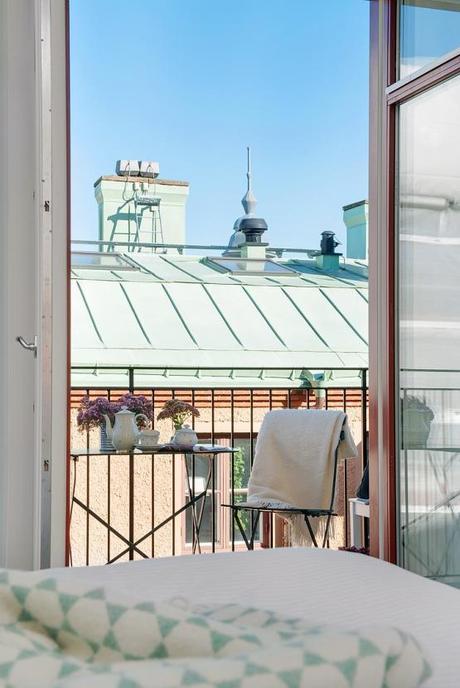 Revestimiento de tela y cristal pisos suecos decoración inspiración ikea estilo nórdico escandinavo decoración salones decoración cocinas cocina encimera madera cocina blanca moderna ikea blog decoració nórdica blanco madera decoración 