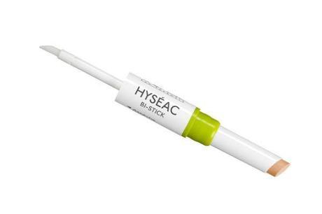 Hyseac-Bi-stick, por un lado con una loción hidroalcohólica que seca las imperfecciones y por otro polvos compactos para disimularlas.