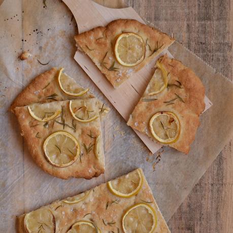 FOCACCIA DE LIMÓN Y ROMERO