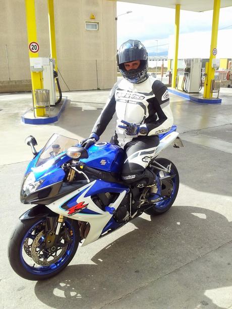 Fofumoto con motero
