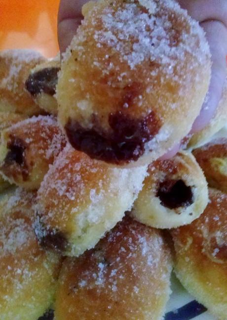 Medias Noches Rellenas de Choclolate y Premio Dardos Medias Noches Rellenas de Choclolate y Premio Dardos