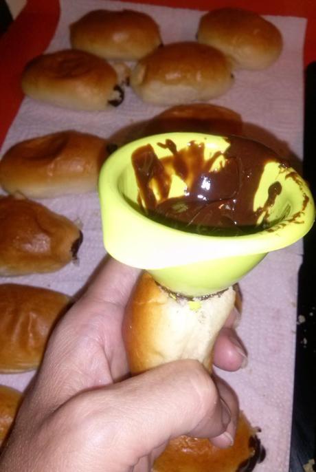 Medias Noches Rellenas de Choclolate y Premio Dardos Medias Noches Rellenas de Choclolate y Premio Dardos